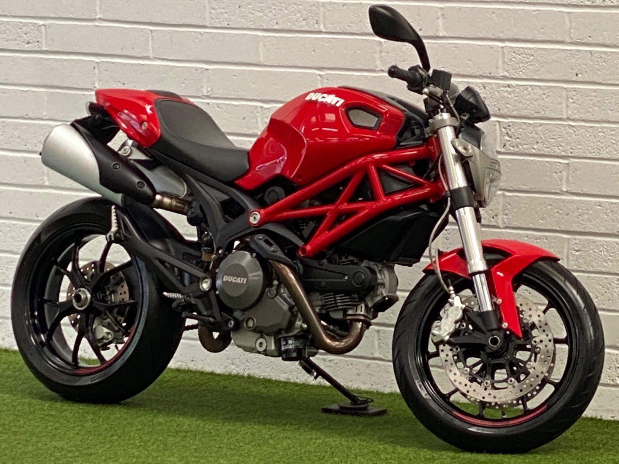 Ducati monster 796 hot sale second hand